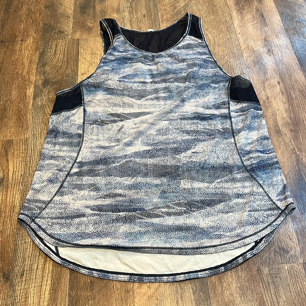Lululemon tank